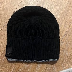 Lululemon black beanie